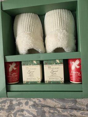 Baylis and Harding  Gift Set with Cream Slippers - Women Bath & Body